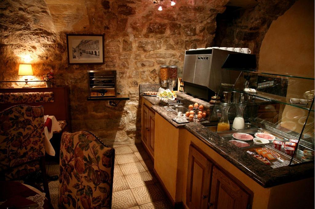 Hotel Les Tournelles Parijs